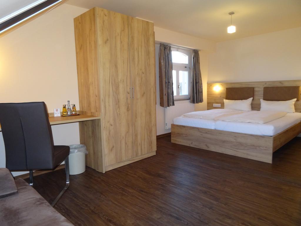 Gasthof Zum Goldenen Lamm Wettelsheim Room photo